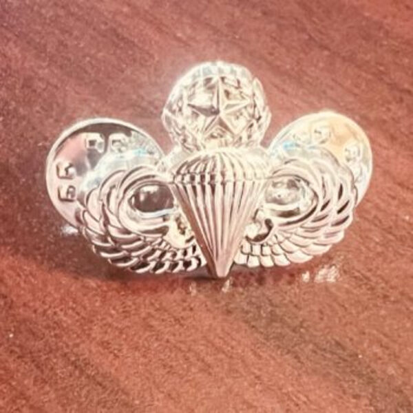 JM Parachutist Lapel Pin Thumbnail